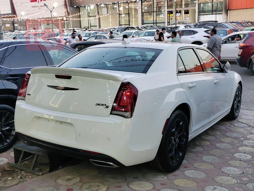 كرايسلر 300